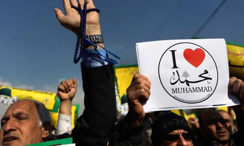 Σκυλί που γαβγίζει δεν δαγκώνει το Ιράν για τα σκίτσα του Charlie Hebdo